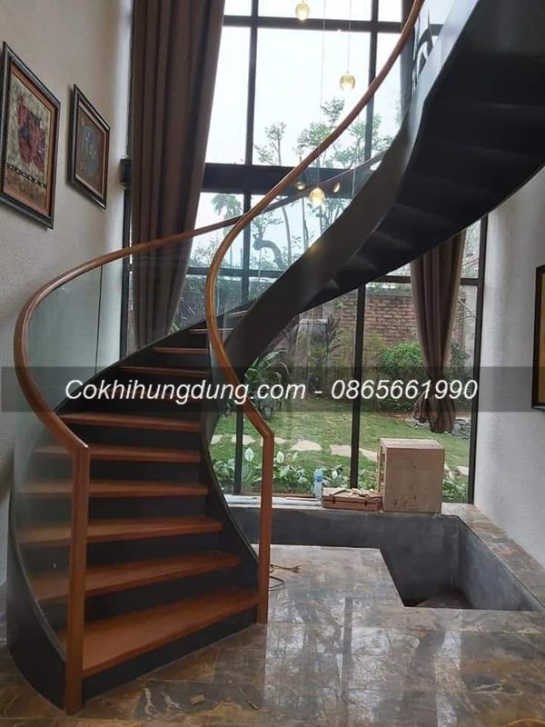 Cầu thang sắt lan can kính Cầu thang sắt lan can kính