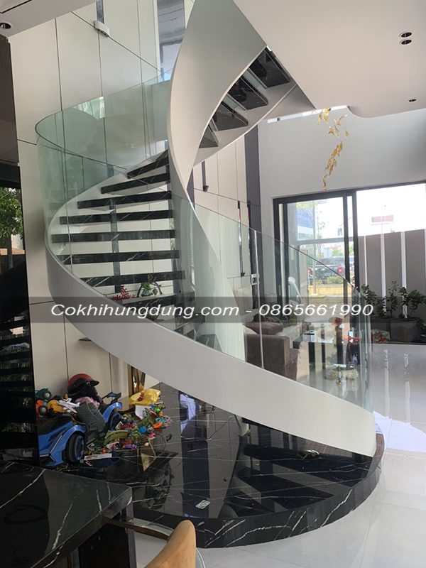 Mẫu cầu thang xoắn ốc đẹp, sang trọng MS63