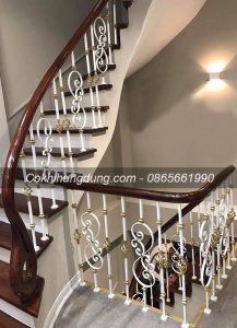 Cầu thang sắt nghệ thuật giá bao nhiêu?