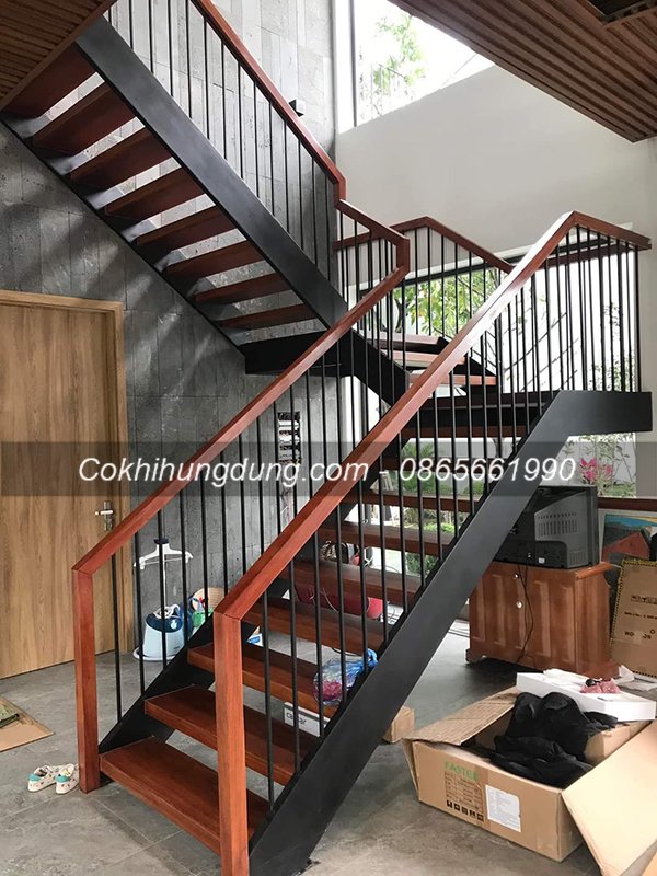 mẫu cầu thang sắt xương cá hiện đại