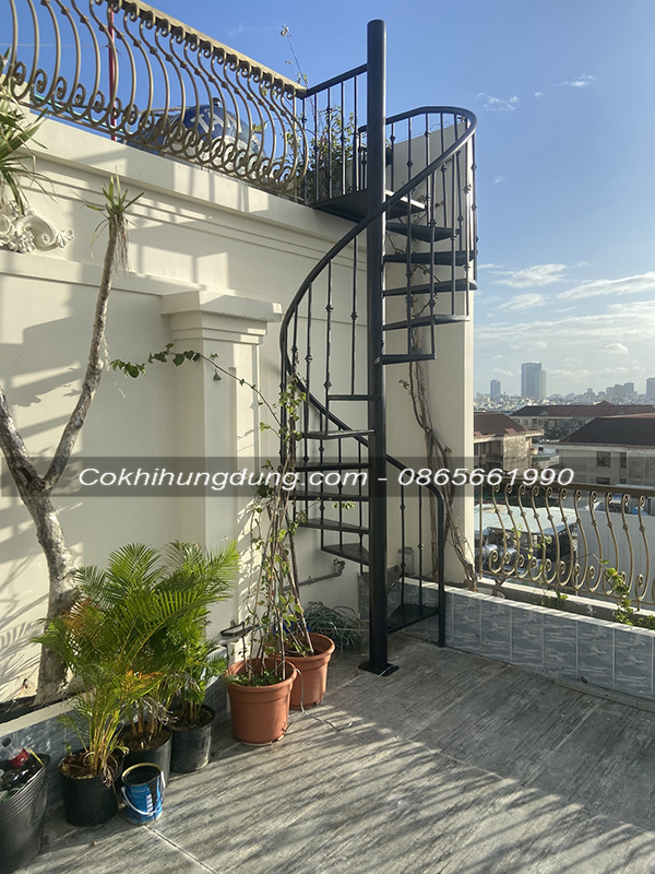 cầu thang xoắn ốc ngoài trời đẹp MS10