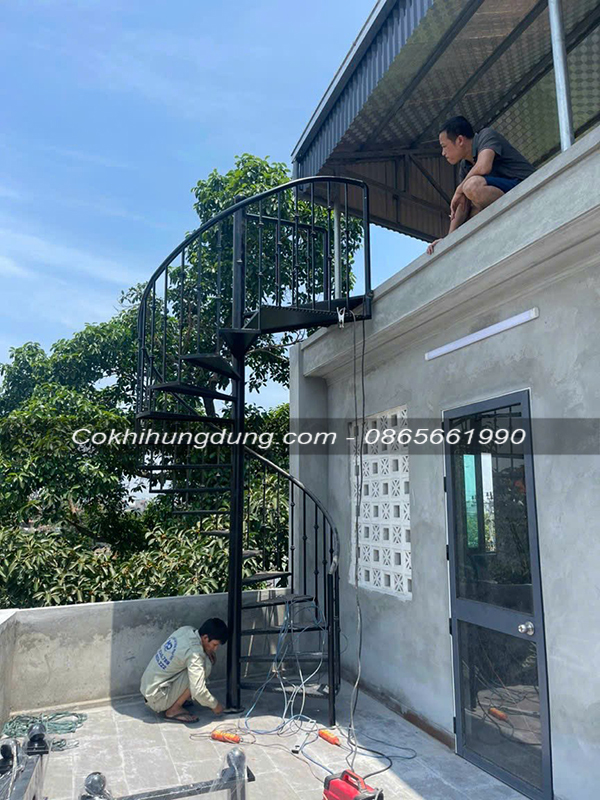 cầu thang xoắn ốc ngoài trời đẹp MS8
