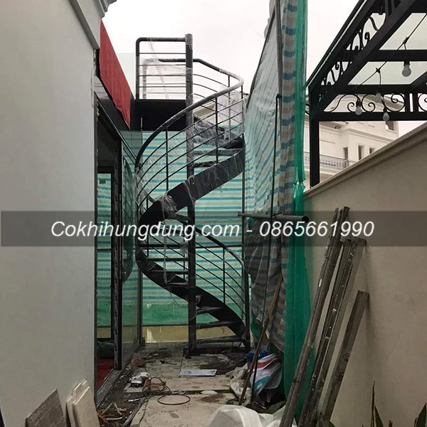 cầu thang sắt lên sân thượng 10 cầu thang sắt lên sân thượng 10