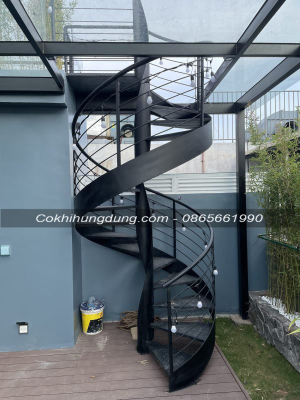 mẫu cầu thang xoắn ốc đẹp 94