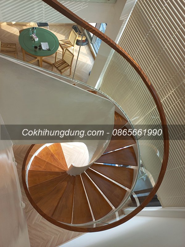 cầu thang xoắn ốc