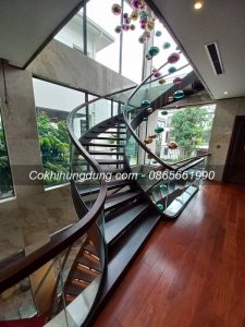 Cầu thang xoắn ốc hiện đại, đậm chất mỹ thuật