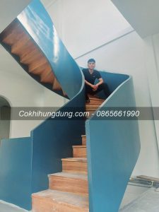 làm cầu thang xoắn đẹp giá rẻ