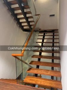 Mẫu cầu thang xương cá đẹp, hiện đại