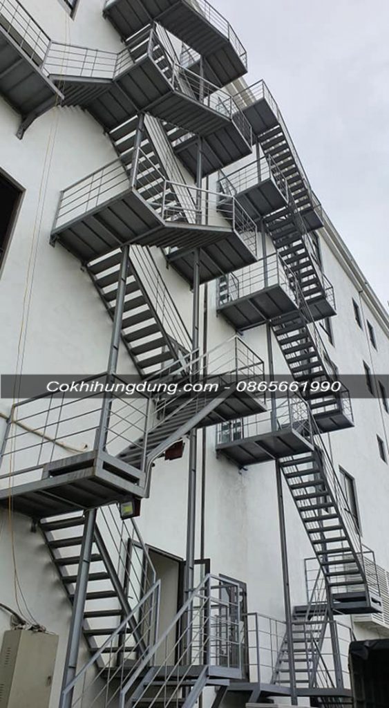 Cầu thang thoát hiểm Hải Dương 01