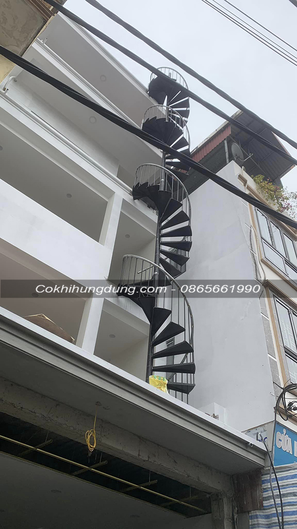 Cầu thang xoắn thoát hiểm 109 Cầu thang xoắn thoát hiểm 109