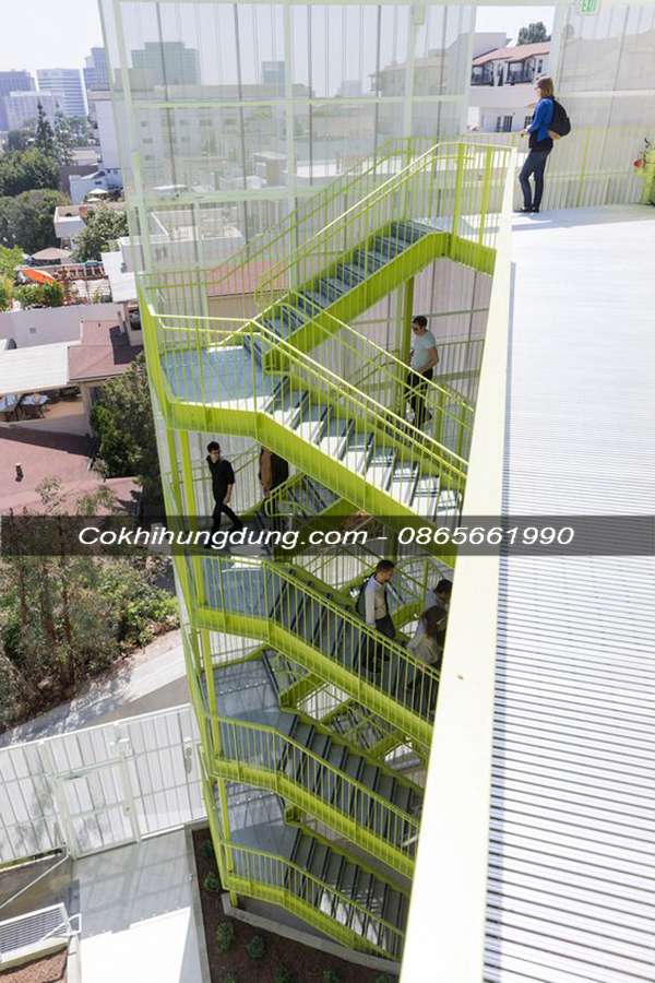 Cầu thang sắt thoát hiểm 06