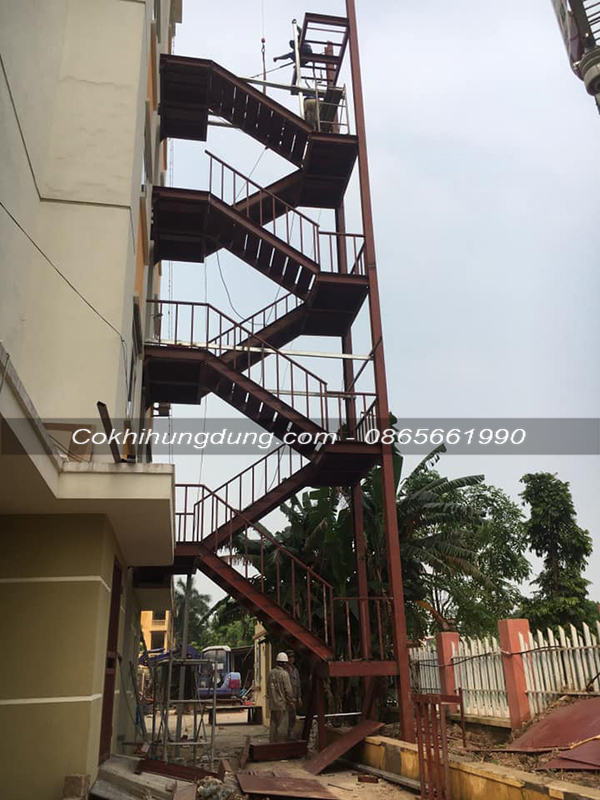 Mẫu cầu thang thoát hiểm Quảng Ninh  Mẫu cầu thang thoát hiểm Quảng Ninh