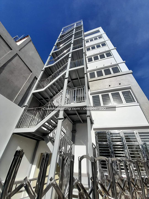 Mẫu cầu thang thoát hiểm đẹp 02