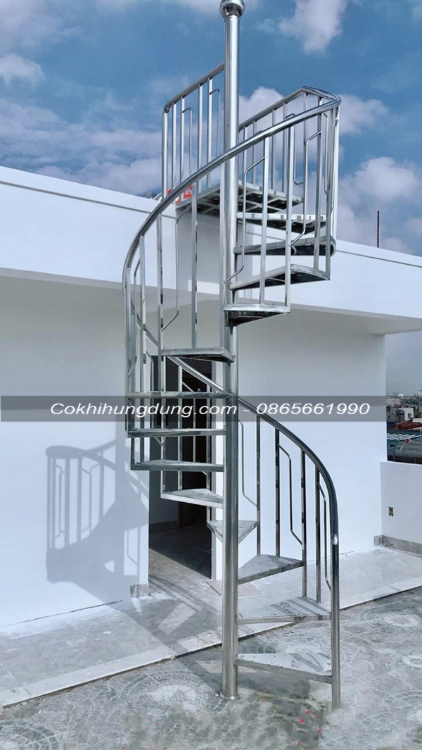 Mẫu cầu thang xoắn ốc đẹp 93